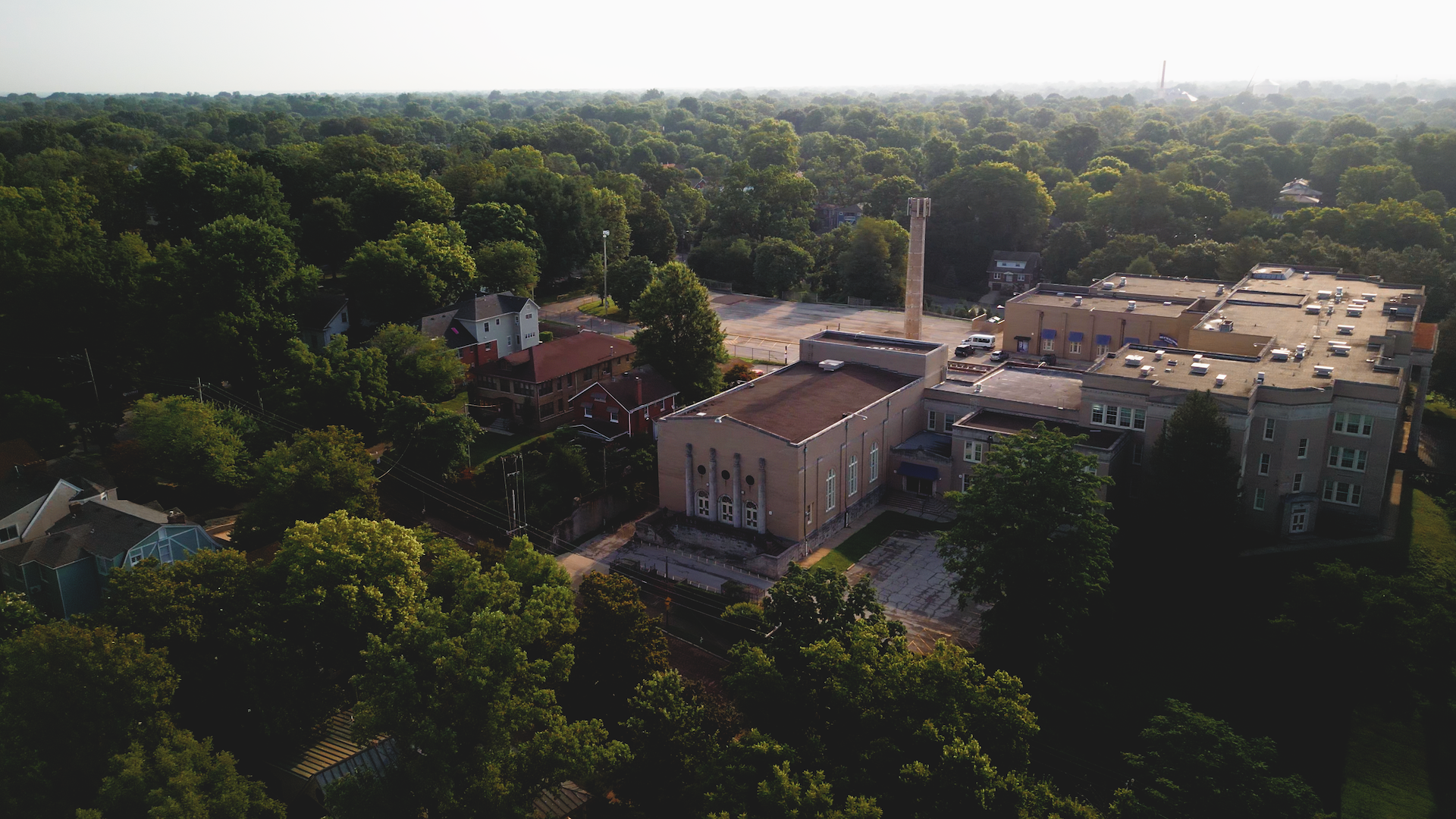 Barret Traditional Middle School Drone ()